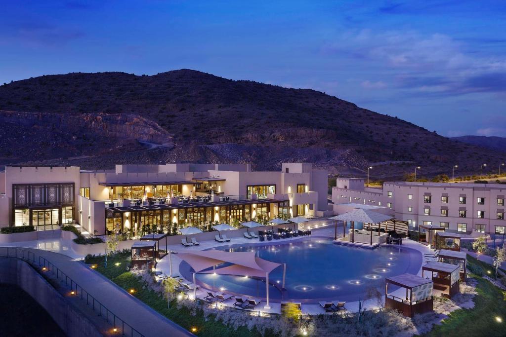 dusitD2 at night